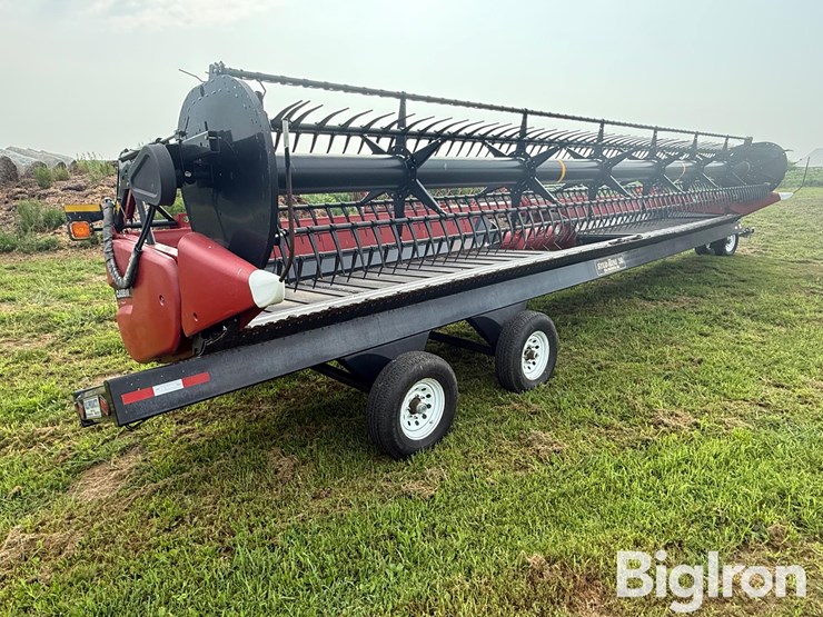 2014-case-ih-3162-image-3