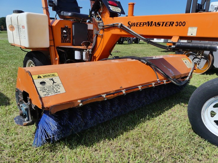 lay-mor-sweepmaster-300-image-6