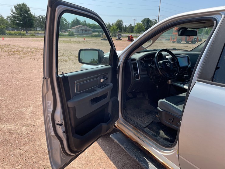 2013-dodge-1500-image-50