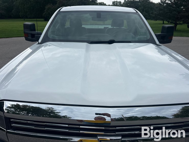 2016-chevrolet-3500-image-18