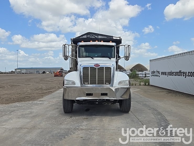 2018-peterbilt-348-image-8