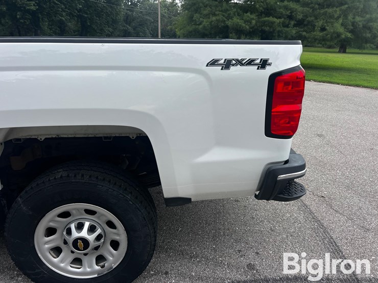 2016-chevrolet-3500-image-9