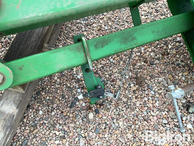 john-deere-lift-assist-brackets-&-wheels-image-17