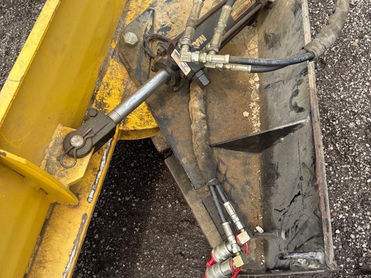 hydraulic-skidloader-96in-snow-blade-attachment-image-2