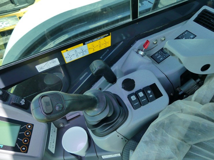 deere-60g-image-17