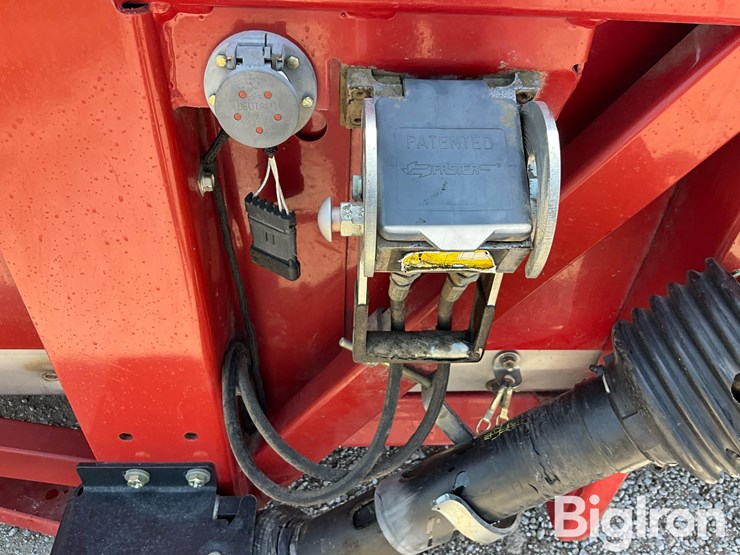 2010-case-ih-3412-image-14