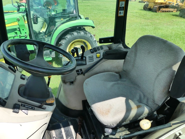 john-deere-3520-image-15