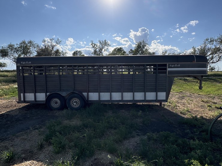 1994-kiefer-built-stockmaster-magnum-t/a-livestock-trailer-image-4