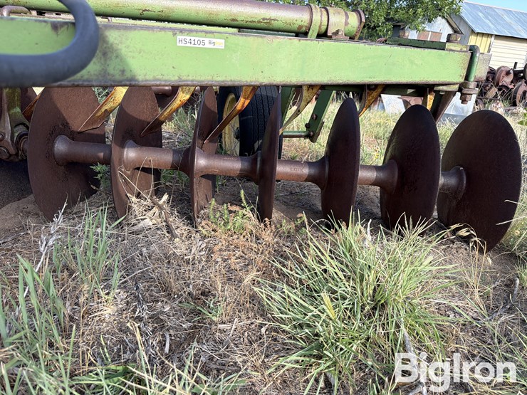 john-deere-12-image-18