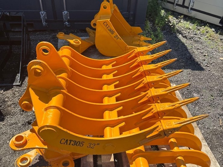 caterpillar-305-image-1