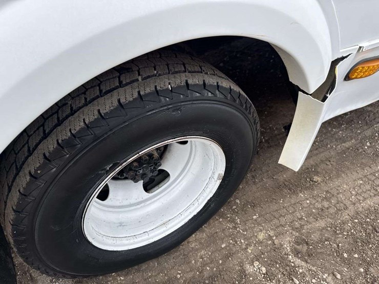 2010-chevrolet-express-g4500-image-18