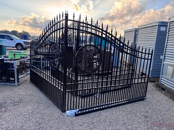 #3540-•-15ft-iron-gate-image-1
