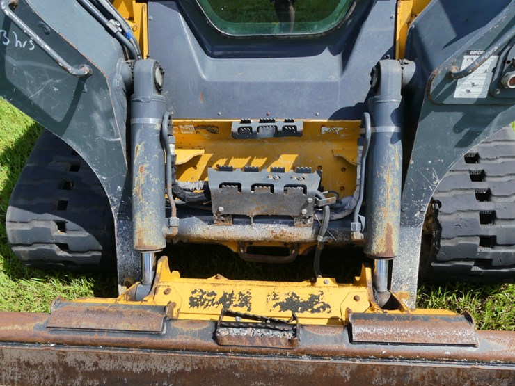 deere-331g-image-11