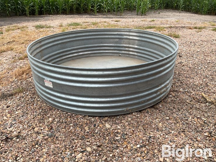 farmaster-575-gal-livestock-tank-image-1