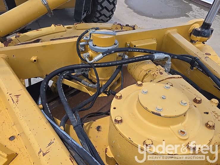 2016-caterpillar-140m3-awd-image-31