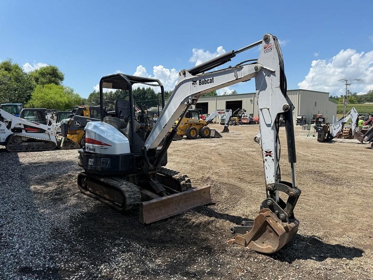 2015-bobcat-e32-image-6