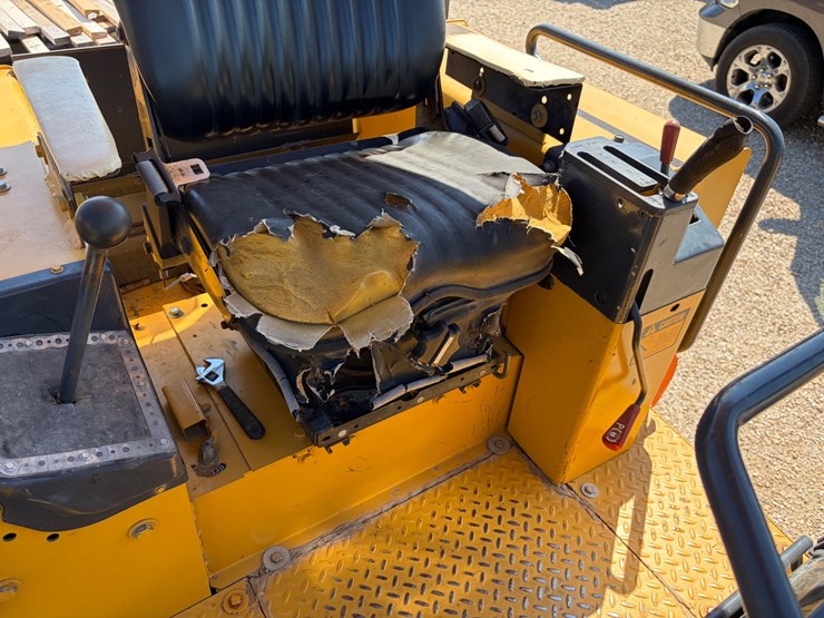 #202-•-1994-455g-john-deere-tracked-loader-(iron-ridge,-wi)-image-16