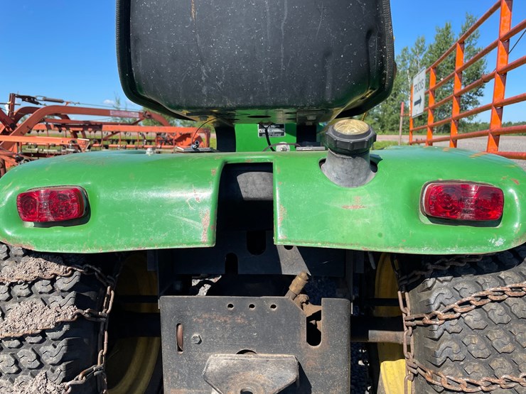john-deere-300-image-17