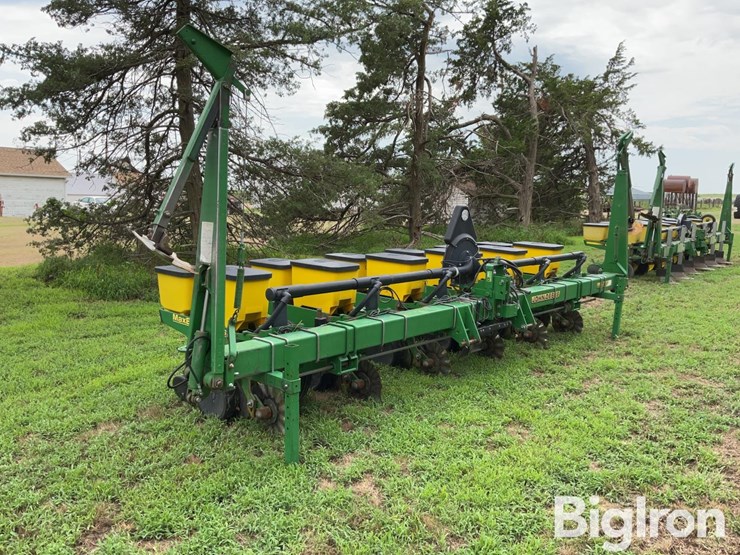 john-deere-1700-image-3