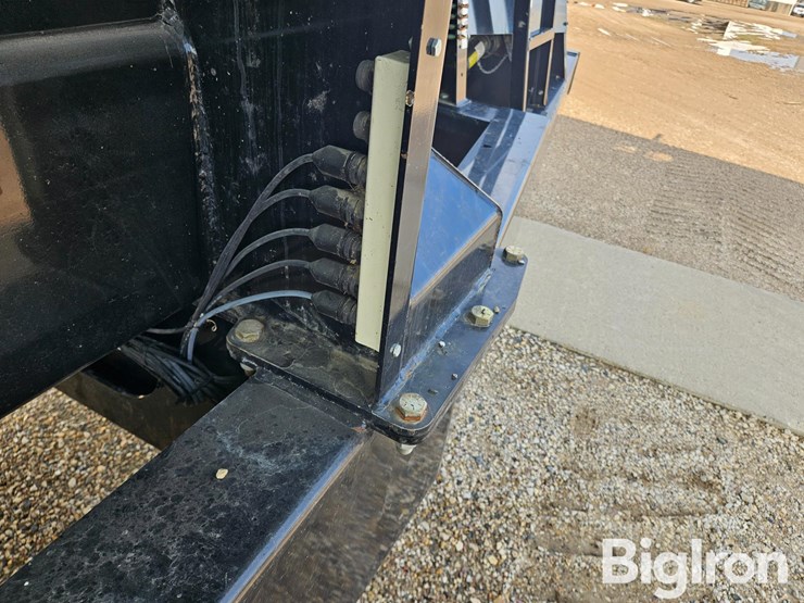 2023-demco-2200-grain-cart-image-11