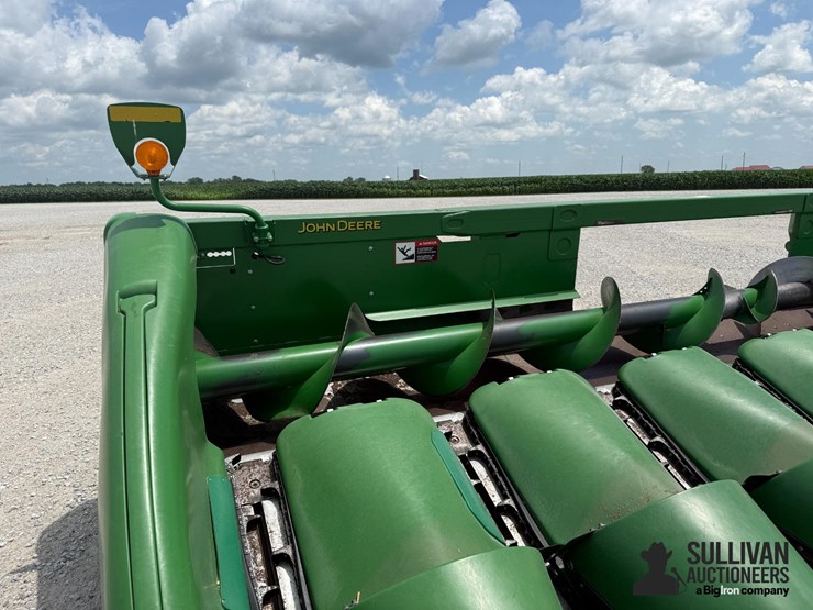 2014-john-deere-608c-stalkmaster-image-10