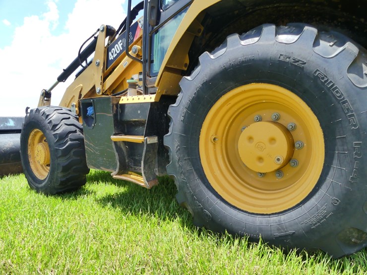 2016-caterpillar-420f2-it-image-5