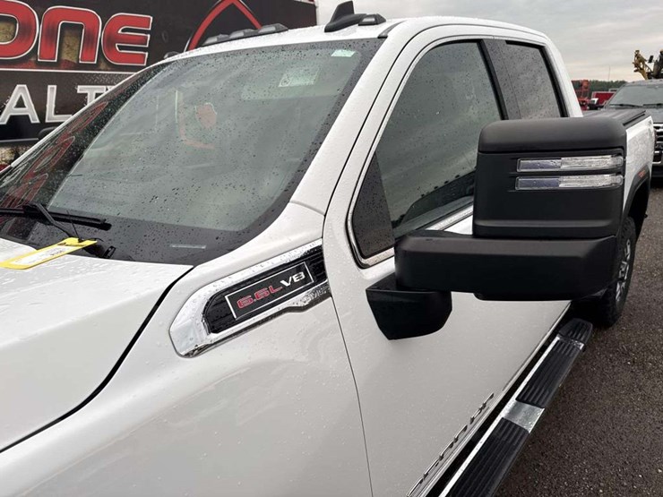 2022-gmc-sierra-2500-image-8