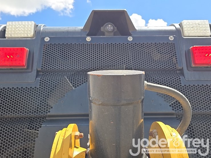 2016-caterpillar-140m3-awd-image-60