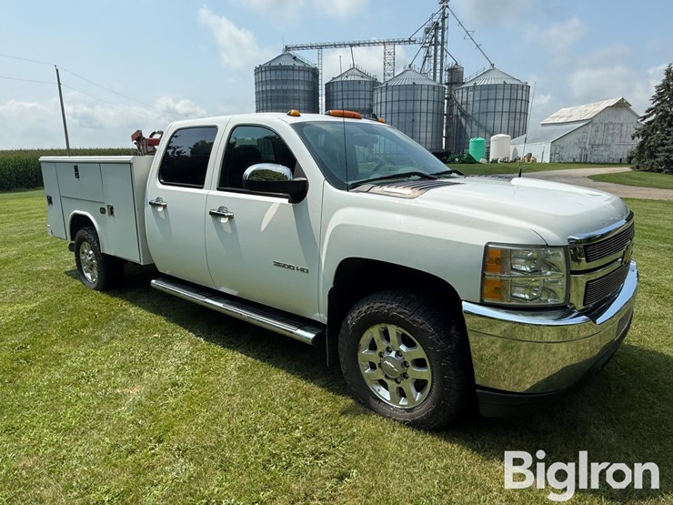 2012-chevrolet-k3500-image-3