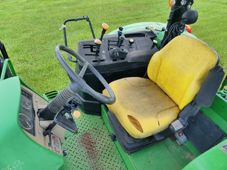2019-john-deere-6120m-image-12