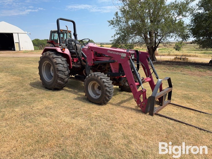 2015-mahindra-4540-image-3