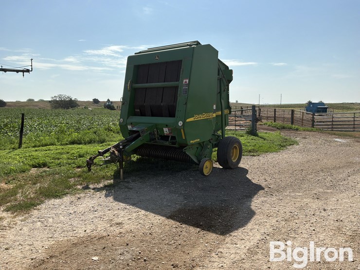 2001-john-deere-567-image-3