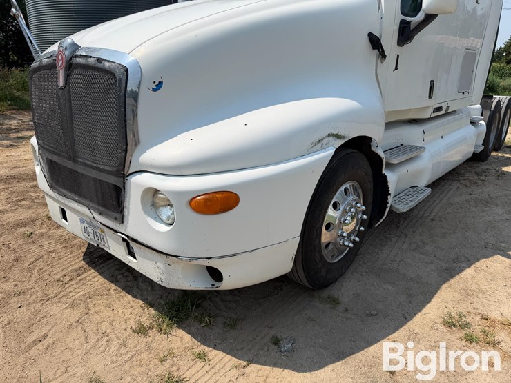 2001-kenworth-t2000-image-12