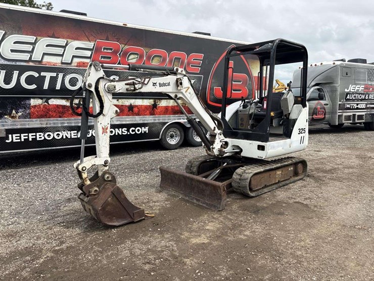 bobcat-325-image-1