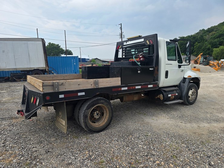 2006-international-durastar-4300-image-13