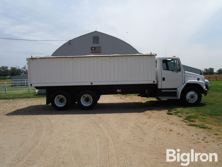 1997-freightliner-fl80-image-4
