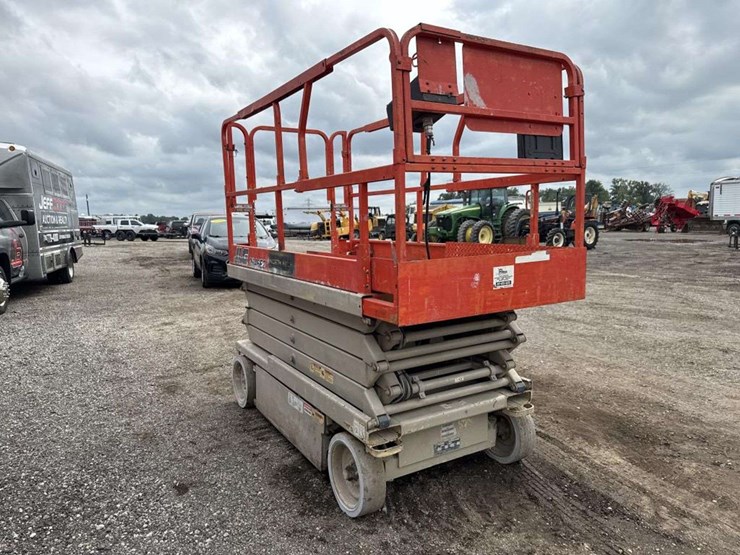 2000-jlg-2646e2-image-4