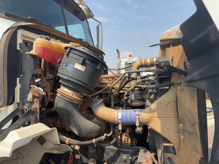 2015-western-star-w4700-semi-image-17
