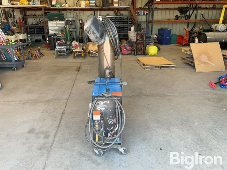 miller-millermatic-200-wire-welder-image-2