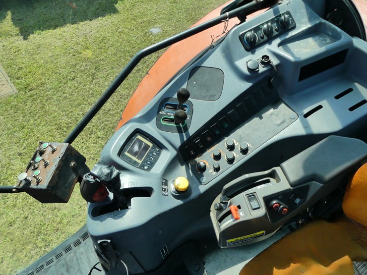 2013-kubota-m135gx-image-13