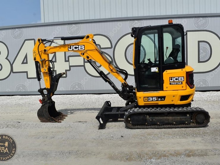 2024-jcb-35z-1-image-7