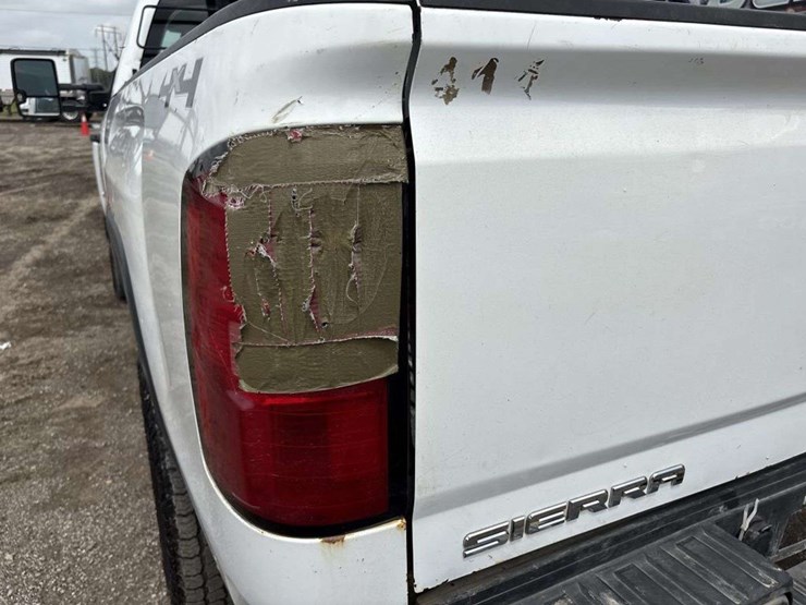 2015-gmc-k3500-image-12
