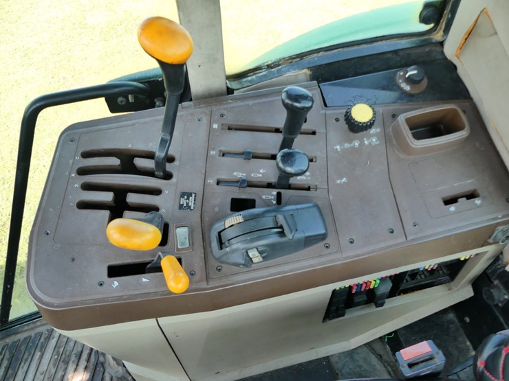 john-deere-6715-image-14
