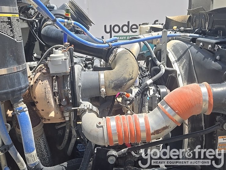 2018-peterbilt-348-image-54