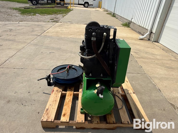 john-deere-am2-sh09-20j-portable-air-compressor-image-8