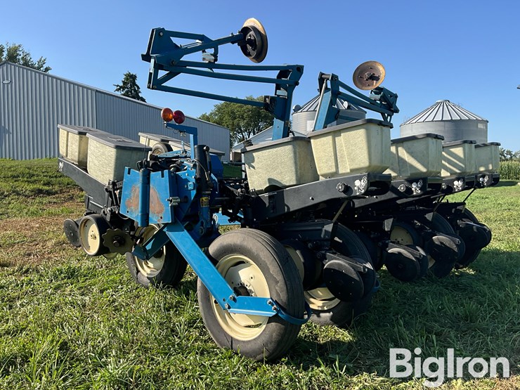 1993-kinze-2200-image-7