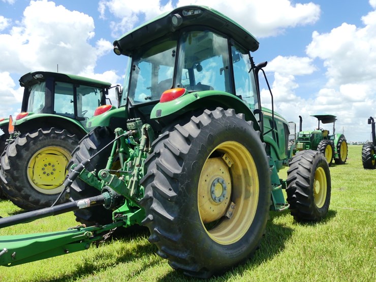 john-deere-6115d-image-3