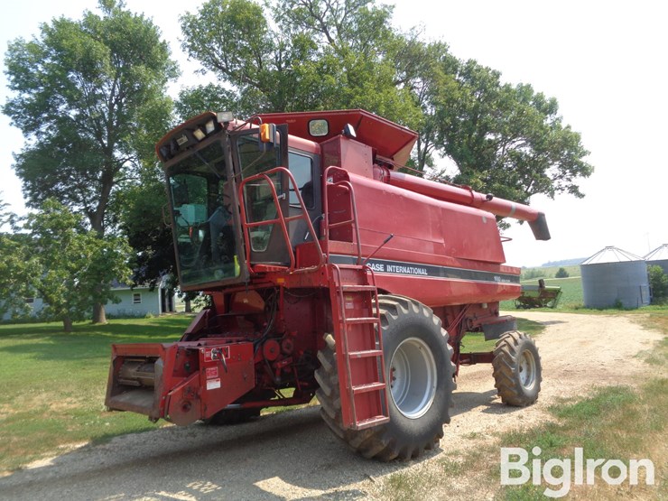 1989-case-ih-1680-image-1