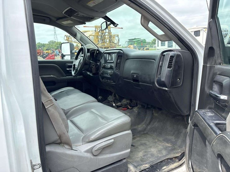 2015-gmc-k3500-image-9