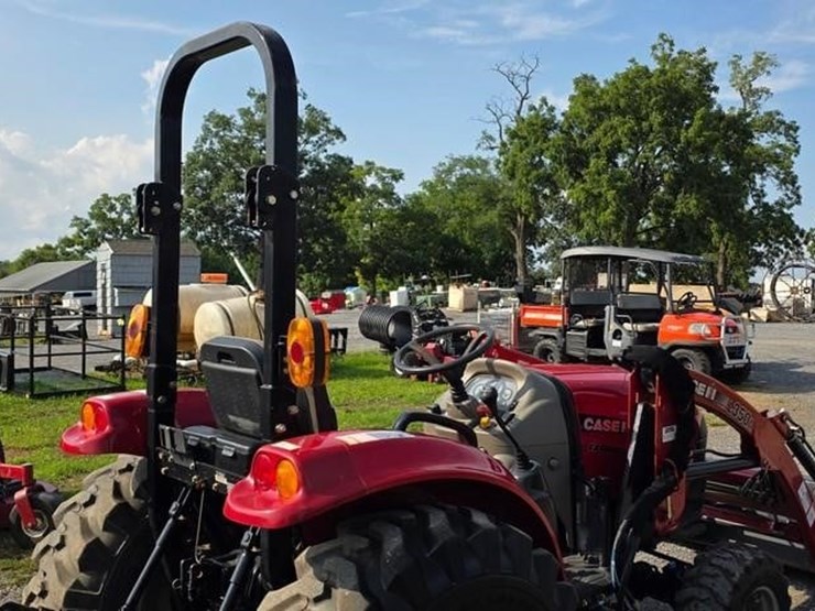 case-ih-farmall-35c-image-19